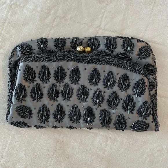 Vintage Charcoal Beaded Silk Kisslock Clutch - Picture 3 of 7